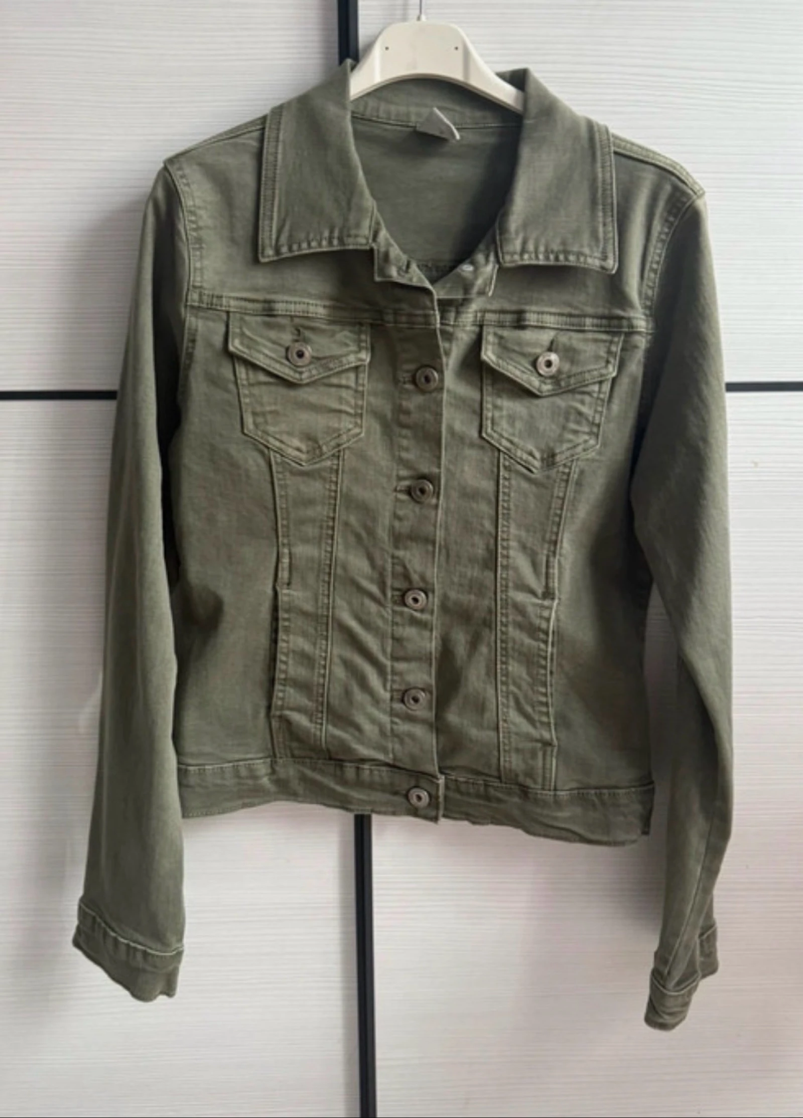 Cazadora vaquera verde caqui talla L